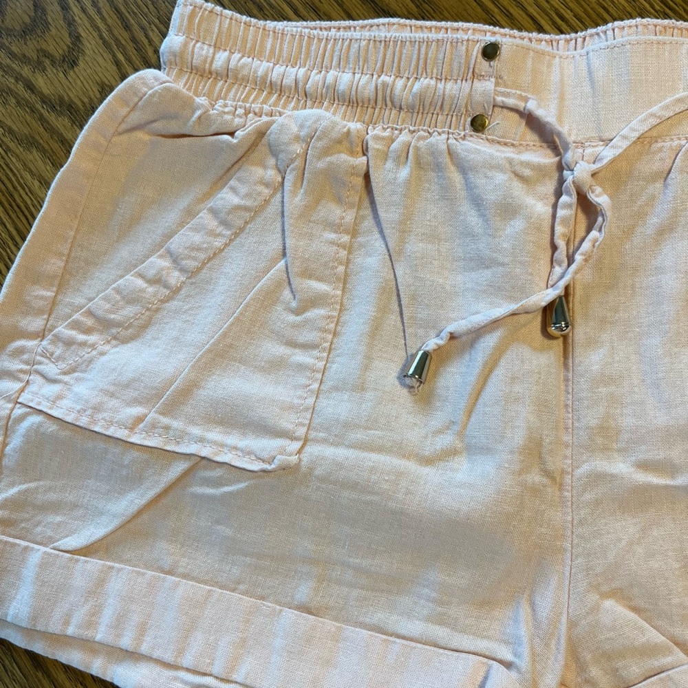 2 Pair of Women’s L / XL shorts. - Picture 7 of 9
